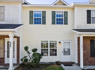 402 Meadowbrook Ln, Jacksonville, NC 28546