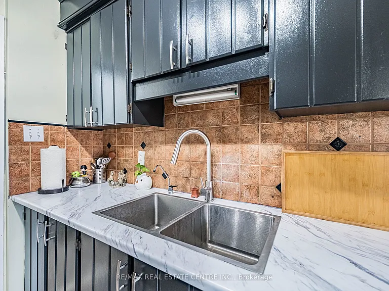 49 Rhonda Rd #121 — Photo 21