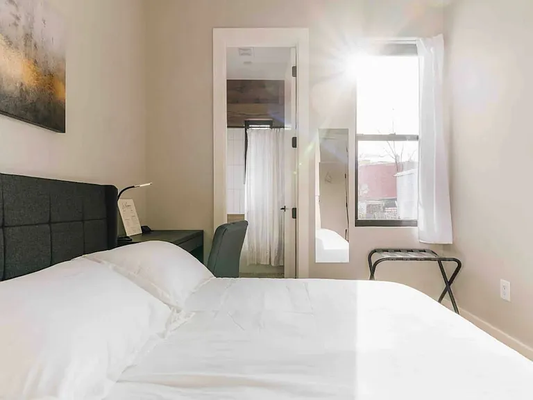 340 Devoe St #2F — Photo 8