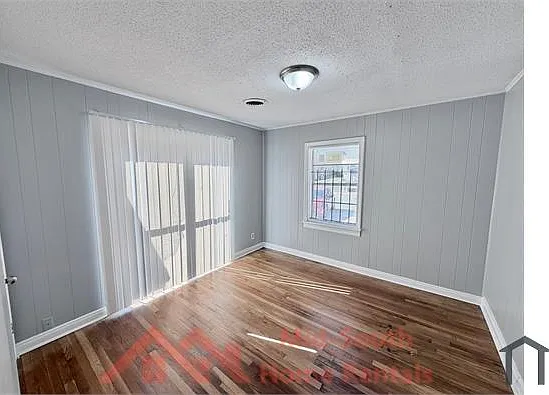 2054 Benford St — Photo 14