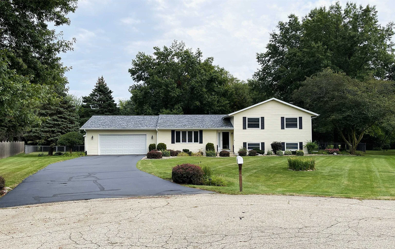5954 Redhawk Trail Ct photo 1
