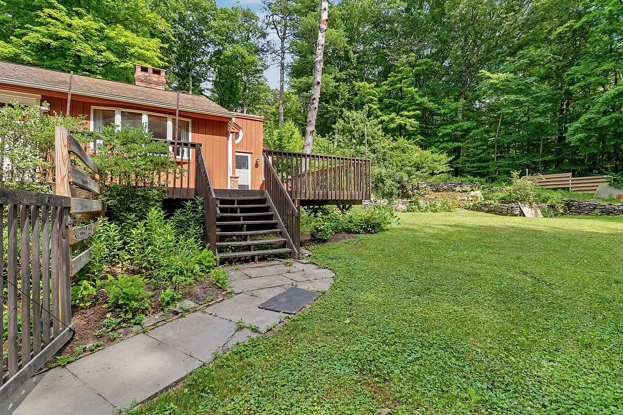 2 bed, 2327 sqft, $3,500 — Photo 3