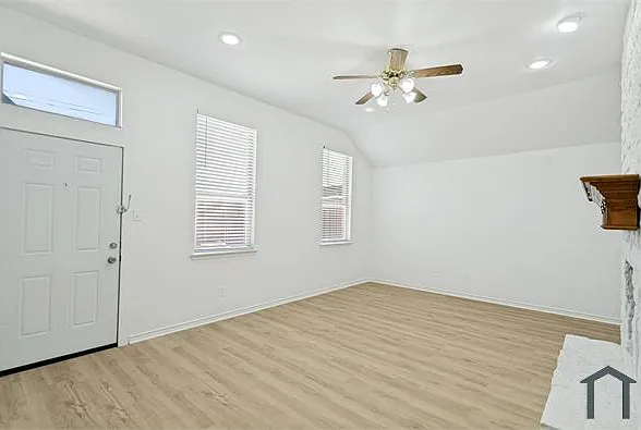 3 bed, $3,000 — Photo 2