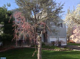 3 Elegante Dr, Edison, NJ 08820