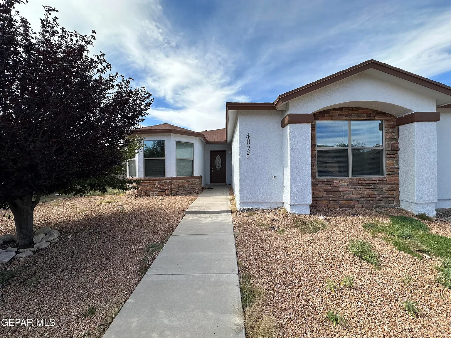 3 bed, 2.0 bath, 1163 sqft, $1,650 — Photo 1
