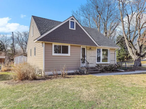 8933 Wally St, Golden Valley, MN 55427