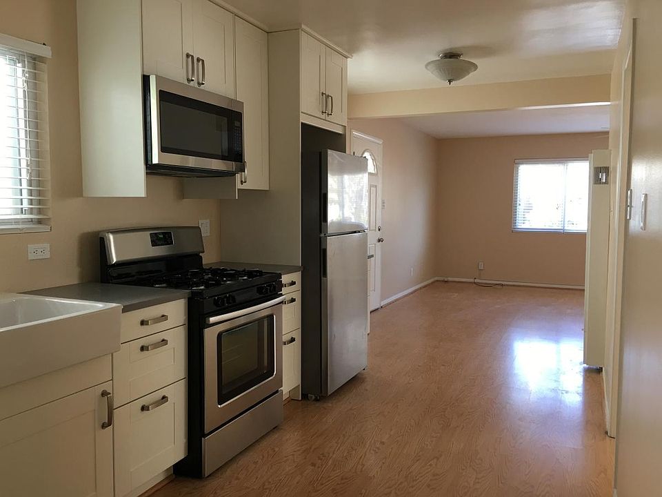 kitchen walking to living room