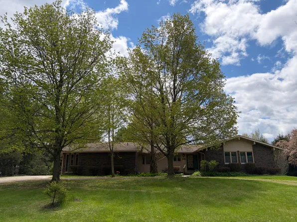 12528 Will Mill Dr, Milford, MI 48380