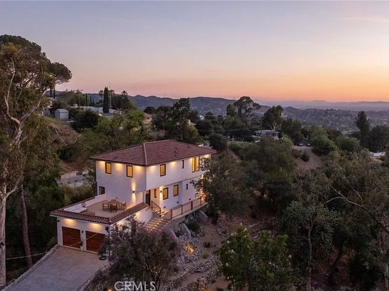 11111 Tujunga Canyon Blvd — Photo 3