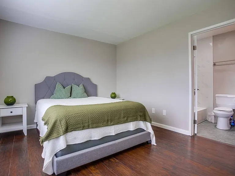 10584 Bandell Ct — Photo 22