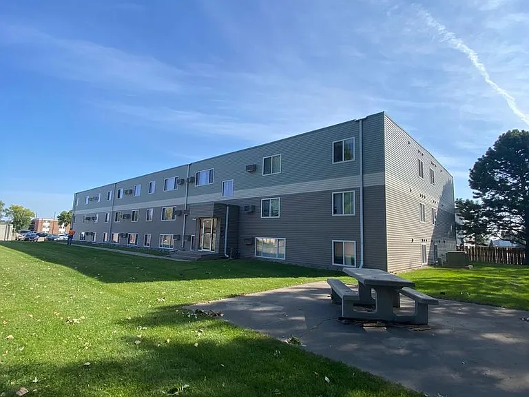 College Park Apartments — Photo 54
