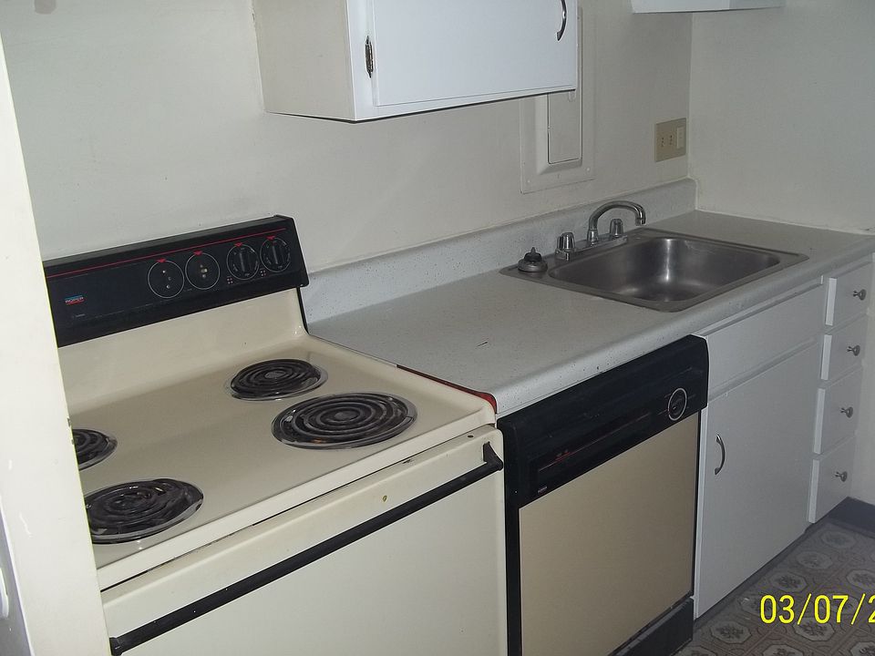 2nd image of 300 4th St APT 102