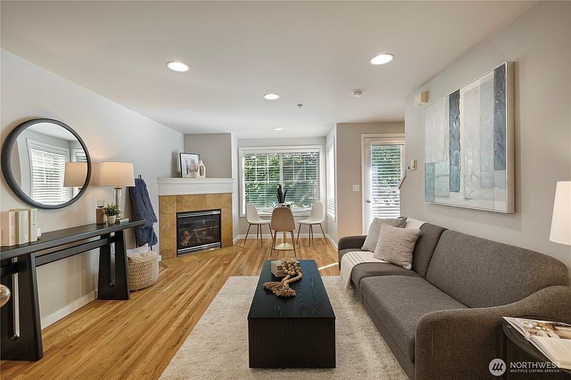 5th image of 443 NE Ravenna Boulevard #B