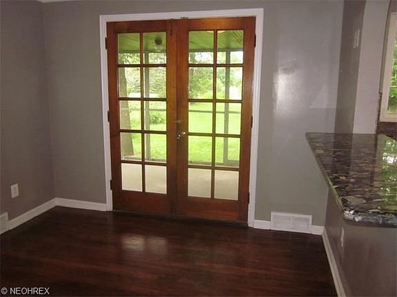 4th image of 13324 Lake Ave