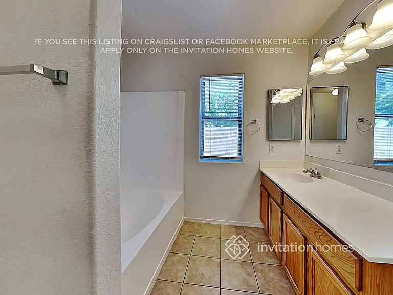 3812 S 74th Dr — Photo 10