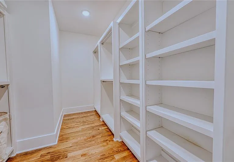 2975 Osborne Rd NE — Photo 35