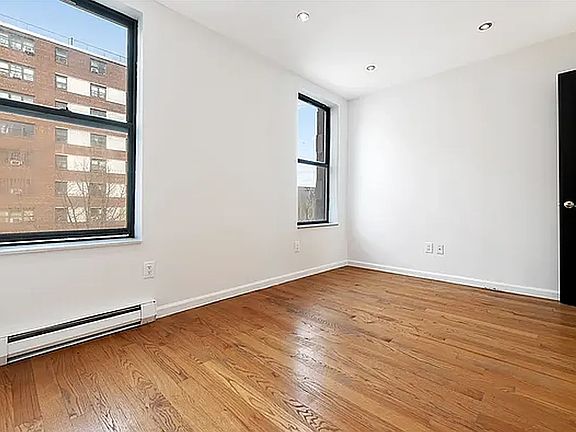 5th image of 10 Manhattan Ave #2