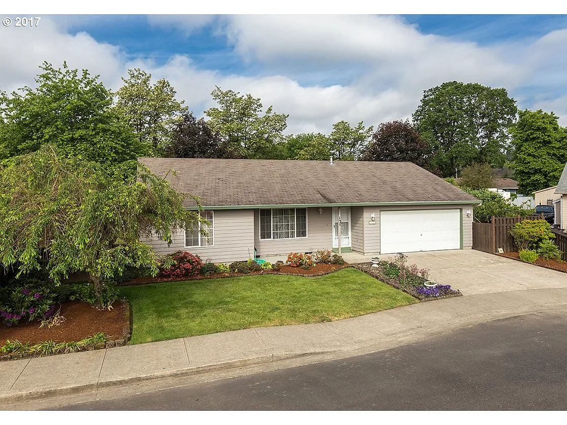 121 Ivy Ln photo 1