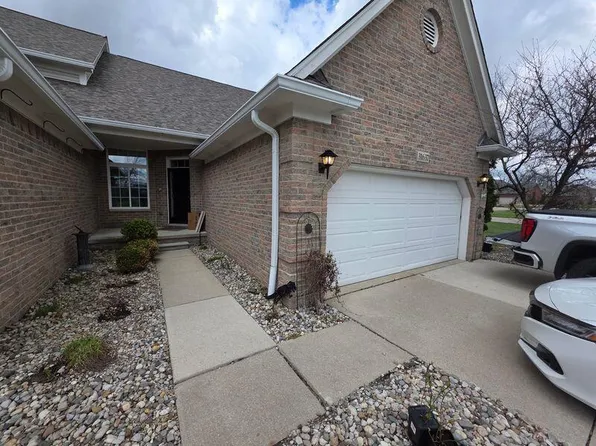 31637 Beaver Cir, New Boston, MI 48164