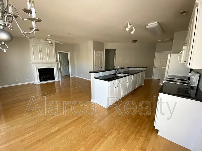 3282 Margellina Dr — Photo 4