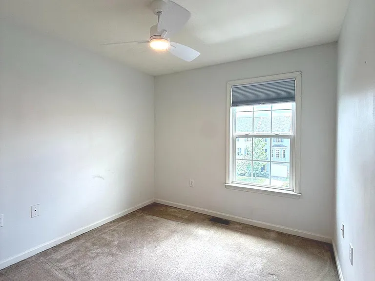 232 Morlatt Ln — Photo 11
