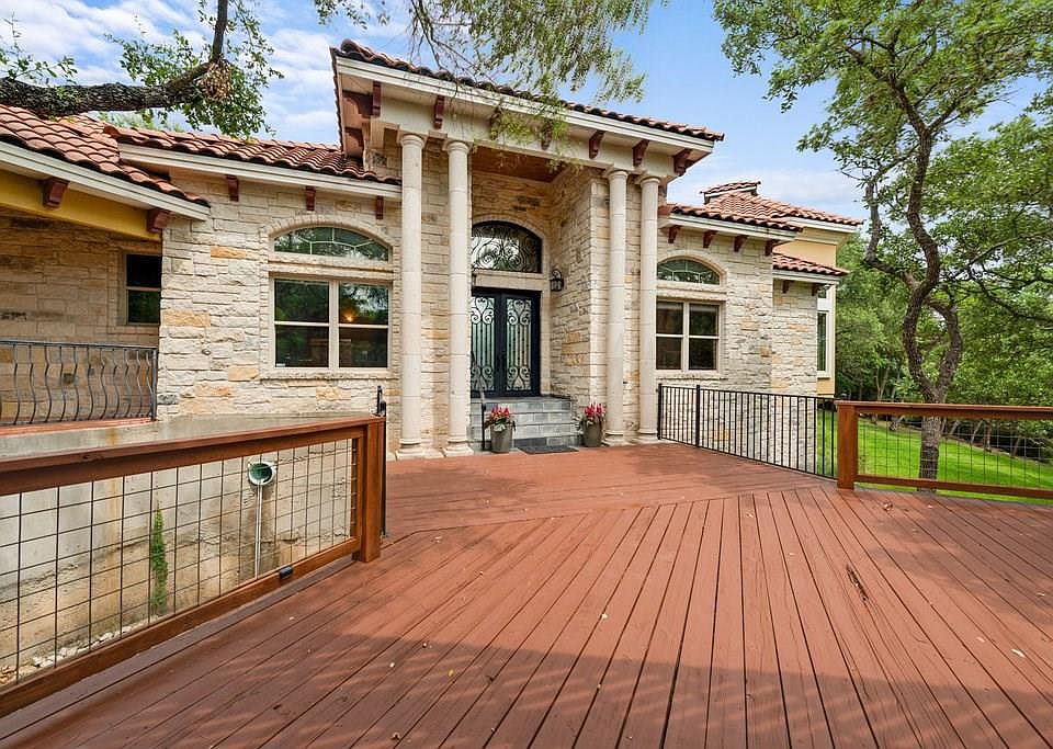 1st image of 9006 Mountain Lake Cir