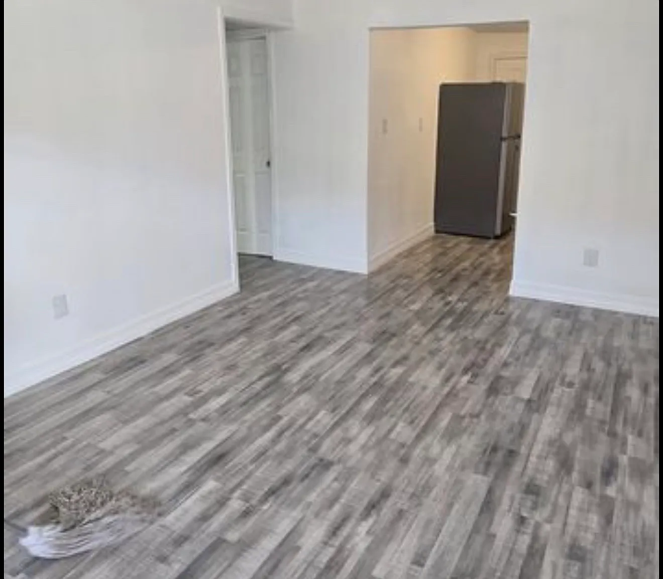 2 bed, 1000 sqft, $1,300 — Photo 2