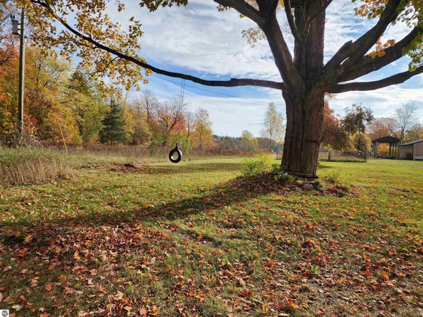 10405 Bailey Rd, Mancelona, MI 49659