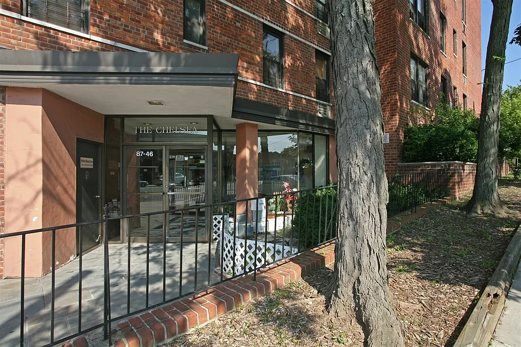 8746 Chelsea St APT 4D photo 1