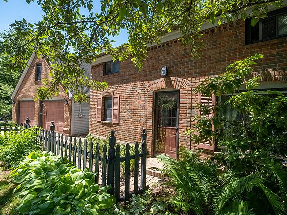 3rd image of 2419 Kinney Ave NW