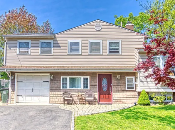 62 Starlight Dr, Colonia, NJ 07067
