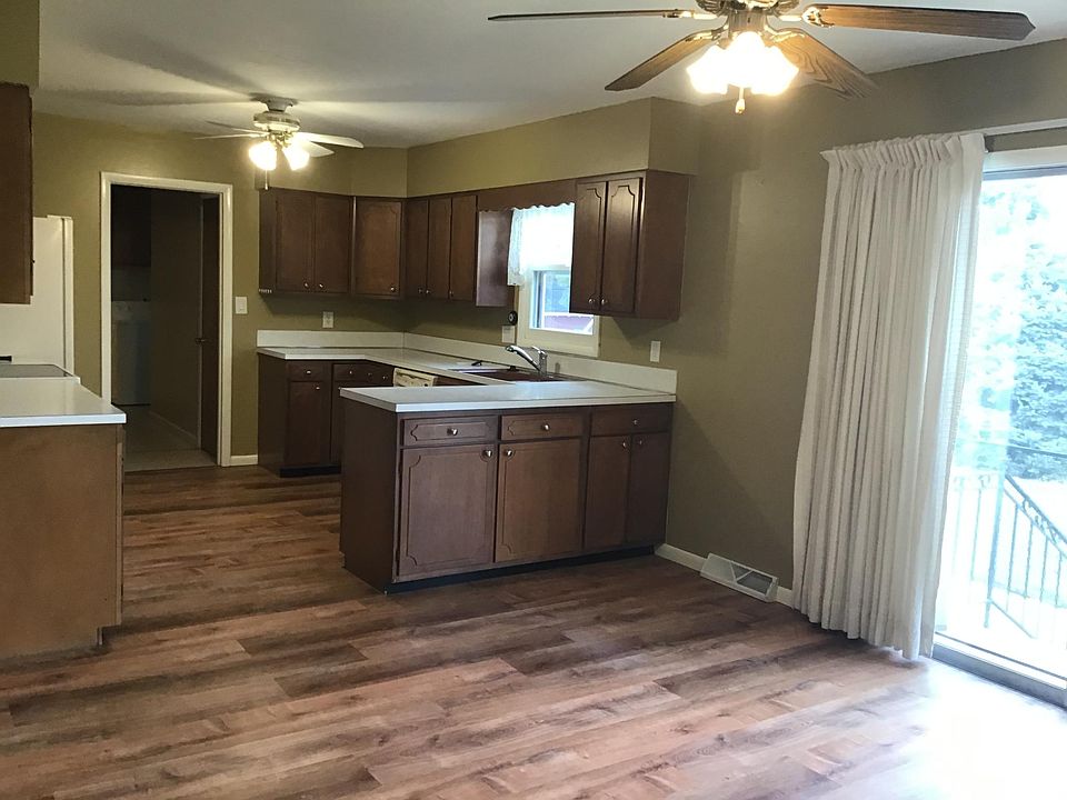 1st image of 2709 W 42nd St
