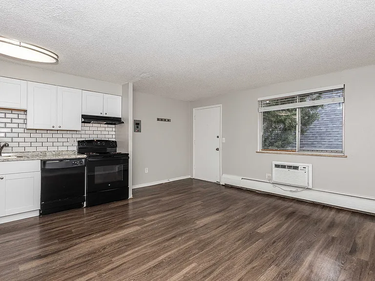 1363 Clayton St — Photo 22