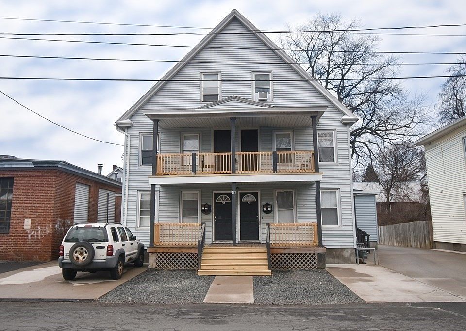 1st image of 13 Sackett St Floor 3