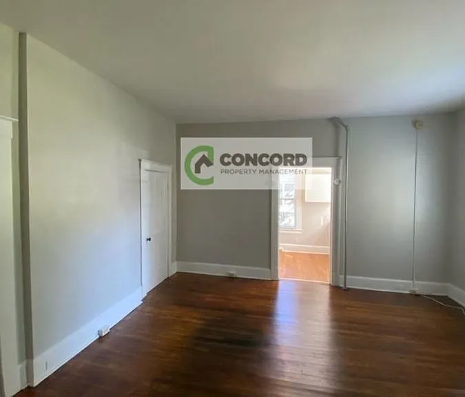 127 S Mendenhall St #1 — Photo 4