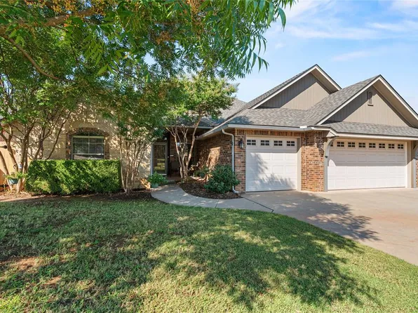 909 Kelsi Dr, Moore, OK 73160