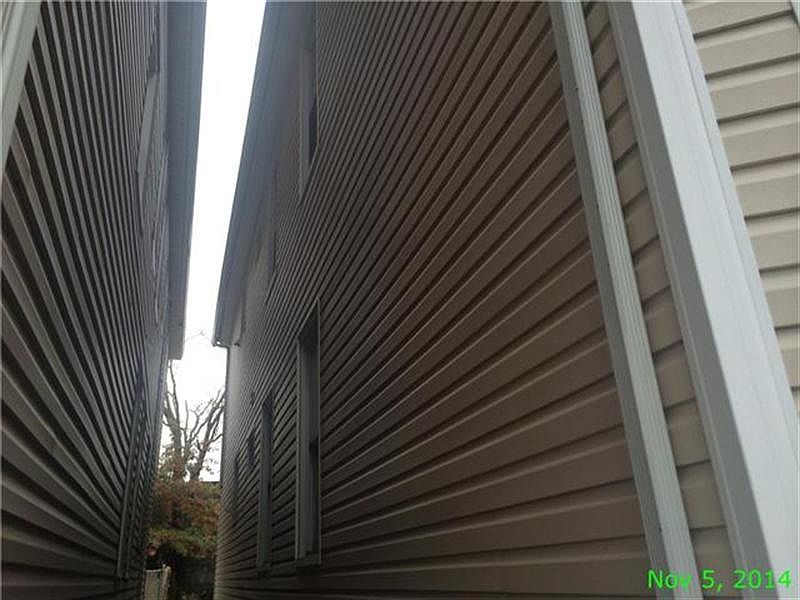 2nd image of 552 S Park St