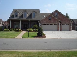 4215 Tree House Dr, Conway, AR 72034