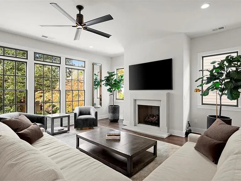 4001 Haverhill Dr NE — Photo 20