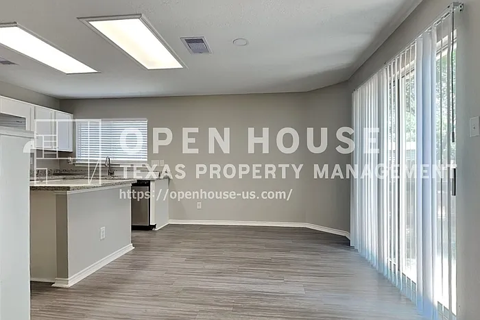1636 Dogwood Ln — Photo 6