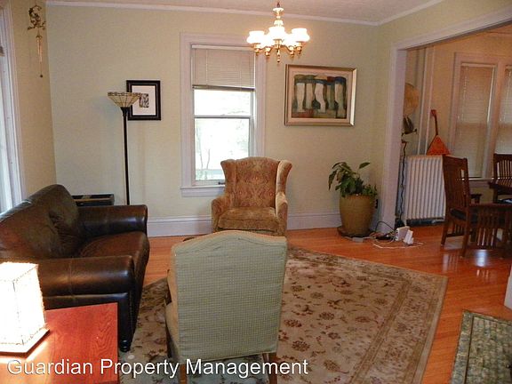 3rd image of 1407 Albany Ave