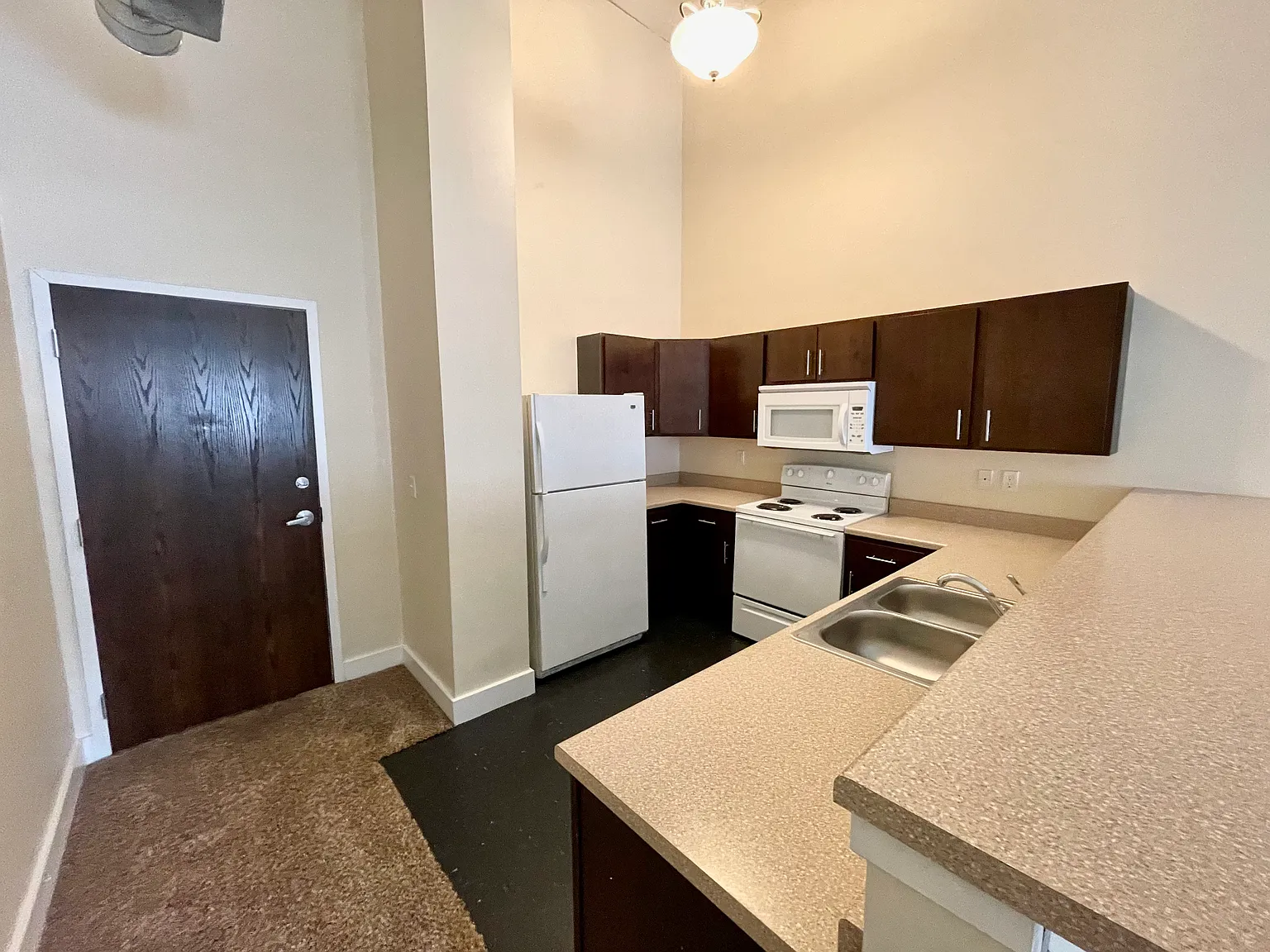 2 bed, $1,000 — Photo 2