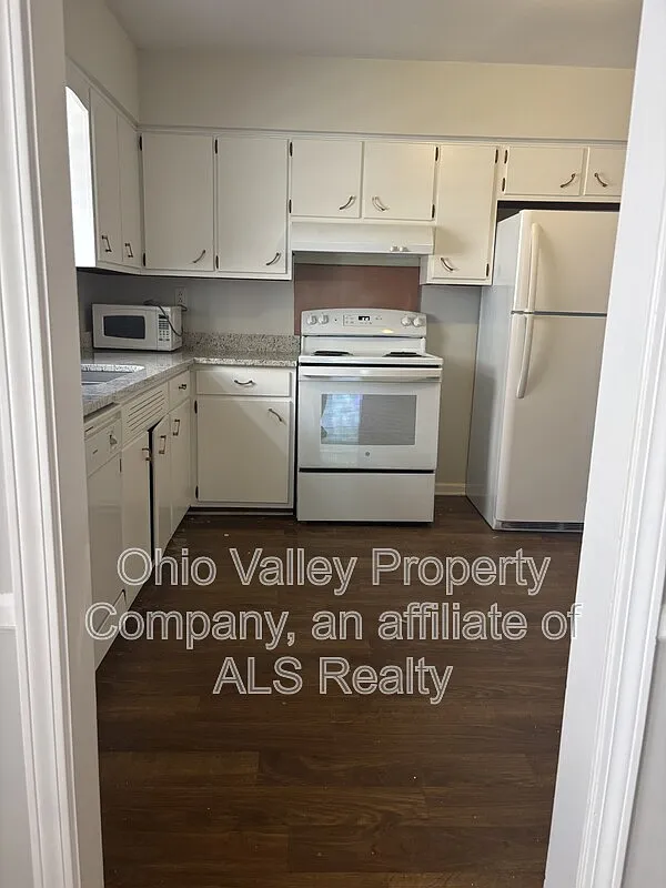 2 bed, 2.0 bath, $1,450 — Photo 2