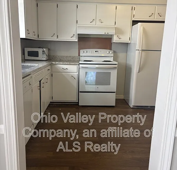 2551 Glenmary Ave #3 — Photo 2