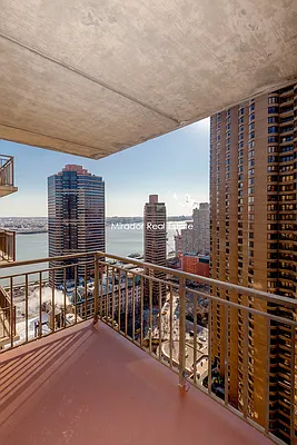 Rented by Mirador Real Estate | media 25