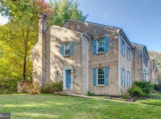 1920 Autumn Chase Ct, Falls Church, VA 22043