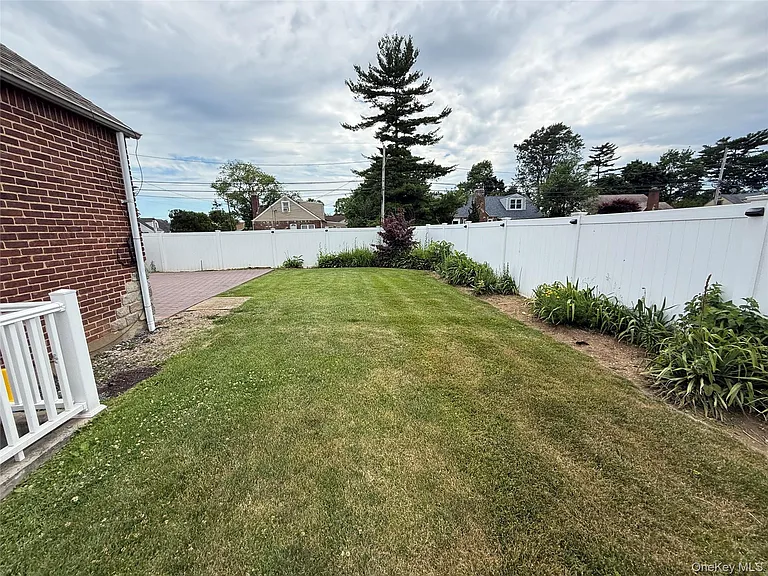 730 Cottage St — Photo 30