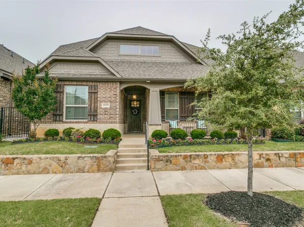 6929 Heather Ln, North Richland Hills, TX 76182