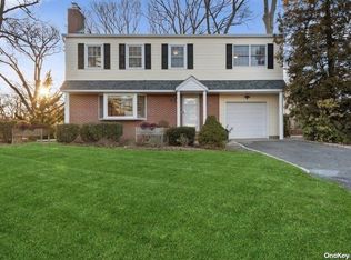 97 Grace Ave, Merrick, NY 11566