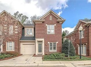 945 Park Slope Dr, Charlotte, NC 28209